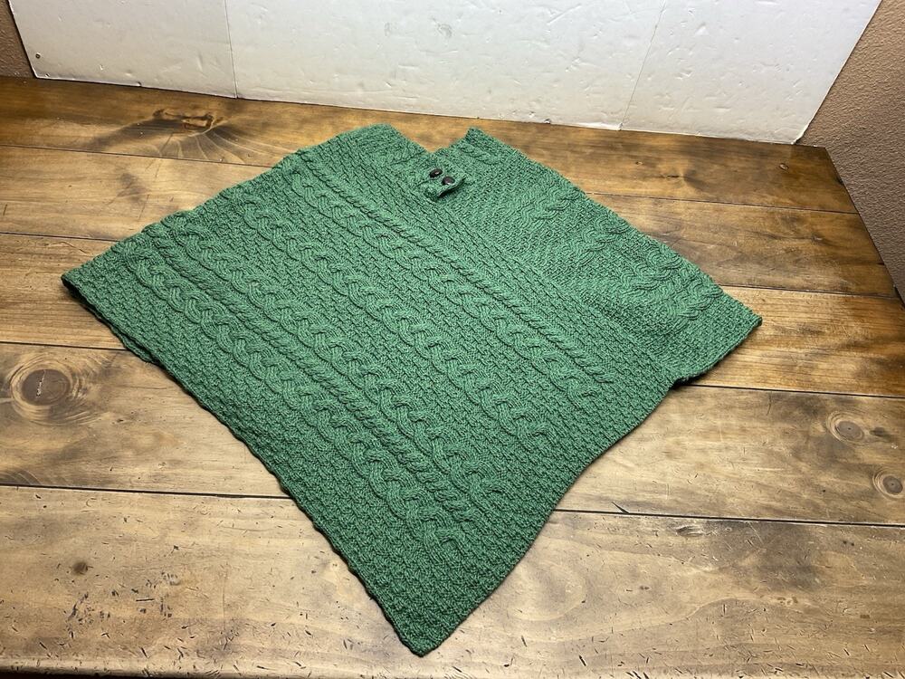 Aran Sweater Market Pure New Wool Green Knit Poncho Cape One Size Women's